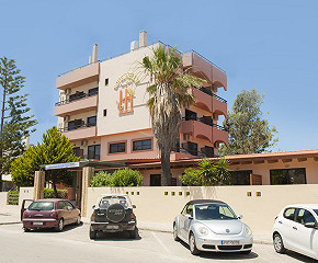 Heleni Beach Hotel