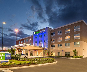 Holiday Inn Express & Suites Wesley Chapel