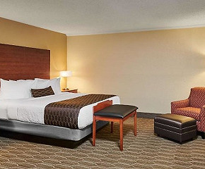 Best Western Plus Milwaukee Airport Hotel & Conference Center