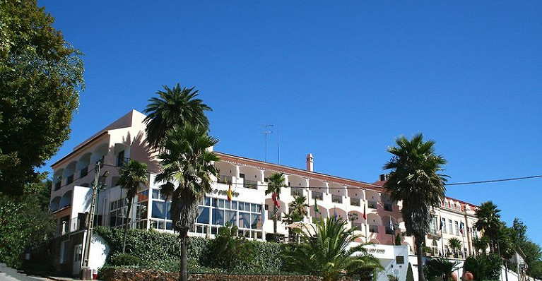 Sol e Serra Hotel