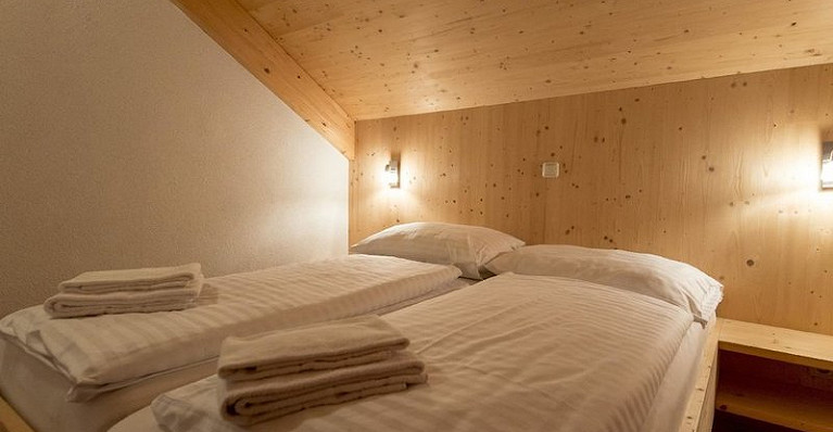 Chalet mit 2 Schlafzimmern &amp; IR-Sauna / 4 pax