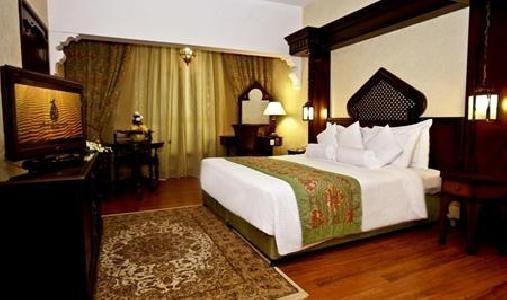 Arabian Courtyard Hotel &amp; Spa