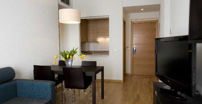 Aparthotel Compostela Suites