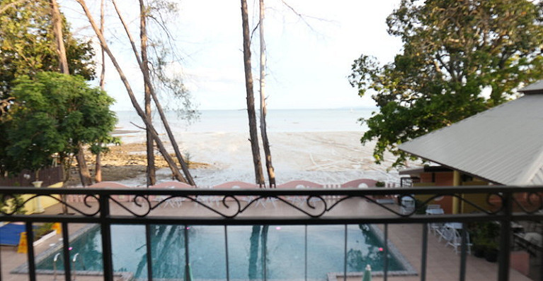 Anyavee Nam Mao Beach Resort
