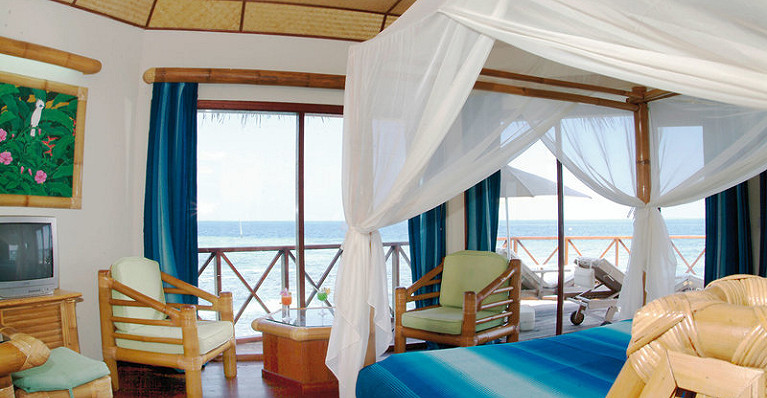 Angaga Island Resort &amp; Spa