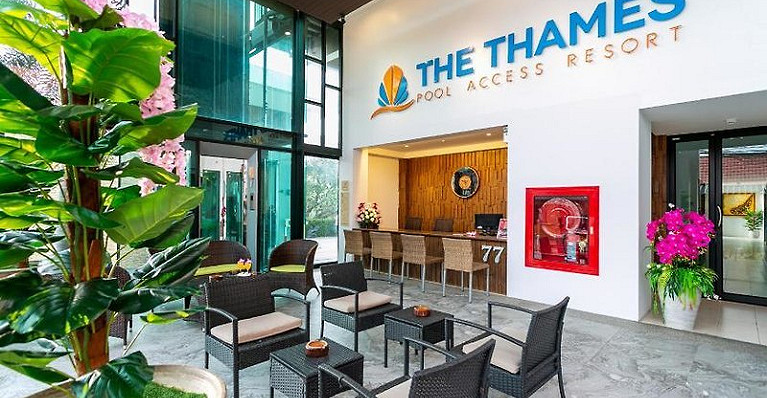 The Thames Pool Access Resort