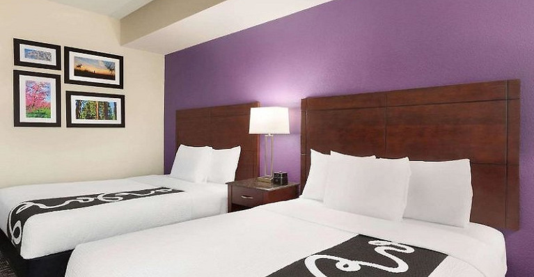La Quinta Inn &amp; Suites Fresno Northwest
