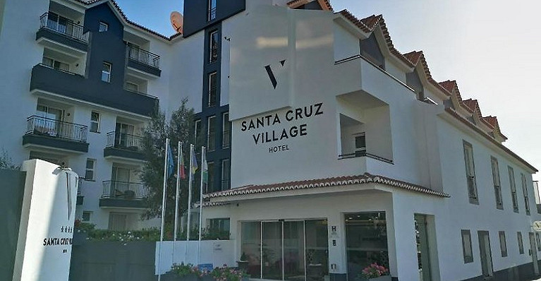 Santa Cruz Village Hotel