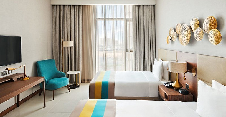 Holiday Inn Dubai Al Maktoum Airport
