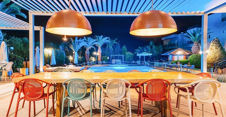 Apollo Resort Art Hotel inclusief privétransfer