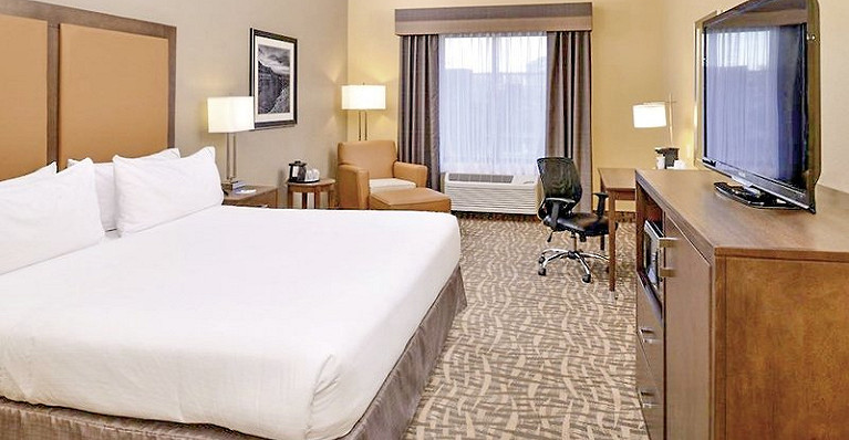 Holiday Inn Express &amp; Suites Page