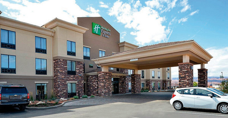 Holiday Inn Express &amp; Suites Page