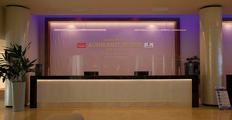 Gran Muthu Almirante Beach
