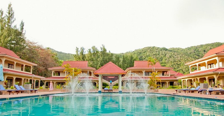 The Oasis Hotel, Restaurant &amp; Spa