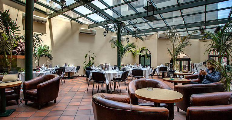 Cafe de Rome Business Hotel