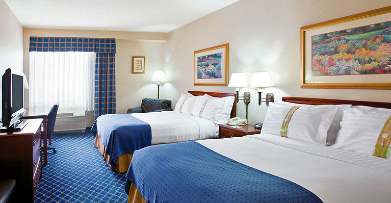Holiday Inn Hotel &amp; Suites