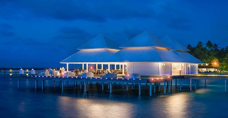 Diamonds Thudufushi Beach &amp; Water Villas
