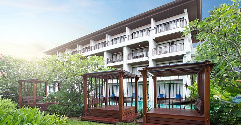 D'Varee Mai Khao Beach Resort