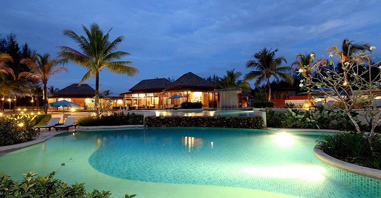 Apsara Beachfront Resort &amp; Villas