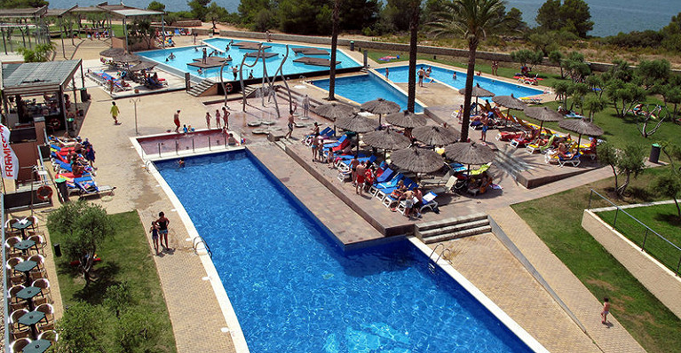 Les Oliveres Beach Resort